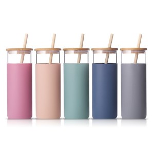 Gobelet en verre à boire coloré sans BPA de 16 oz avec couvercle en bambou à manchon protecteur en silicone paille