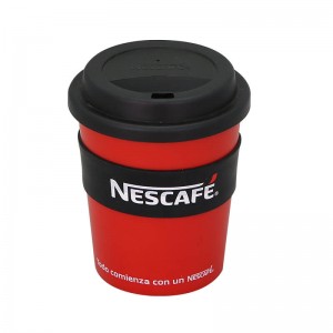 Customized 350ml plastic travel coffee mug with silicone sleeve