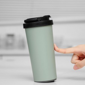 Tazza da caffè con bicchiere d'aspirazione isolata sottovuoto in acciaio inossidabile a doppia parete antigoccia da 480 ml